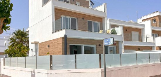 Villa en venta en San Pedro del Pinatar (Murcia)