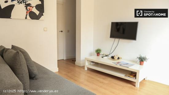 Apartamento de 2 dormitorios con balcón en alquiler en Lavapiés - MADRID