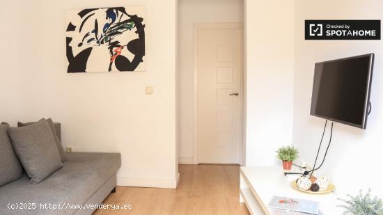 Apartamento de 2 dormitorios con balcón en alquiler en Lavapiés - MADRID