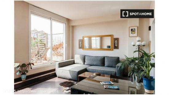 Elegante apartamento de 1 dormitorio con terraza en alquiler en Poblenou - BARCELONA