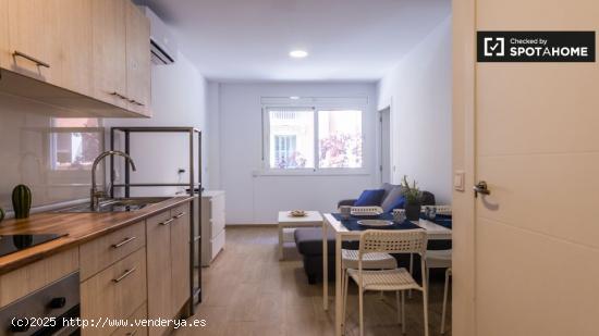 Slick apartamento de 1 dormitorio en alquiler en Sants - BARCELONA