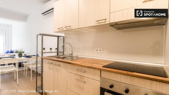 Acogedor apartamento de 1 dormitorio con aire acondicionado en Sants - Sólo estudiantes - BARCELONA