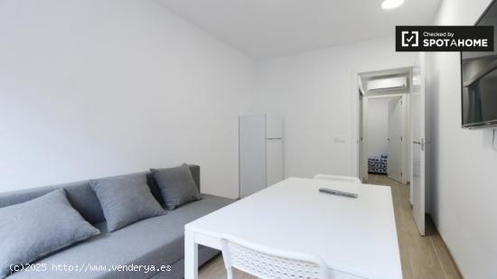 Práctico apartamento de 1 dormitorio en alquiler cerca de Mercat de Sants en Sants - BARCELONA