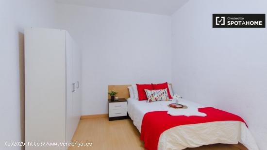 Habitación amueblada con escritorio en un apartamento de 8 habitaciones, La Latina - MADRID