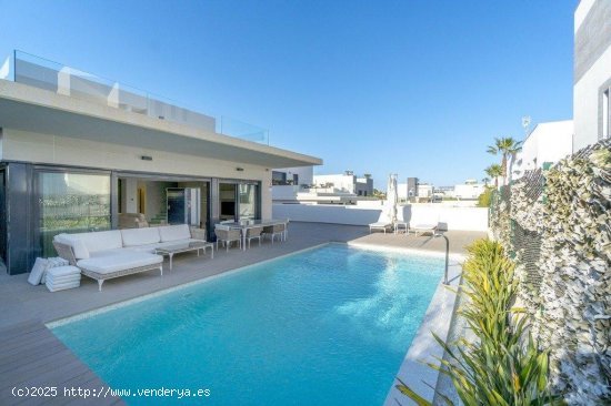  Villa en venta en Orihuela (Alicante) 