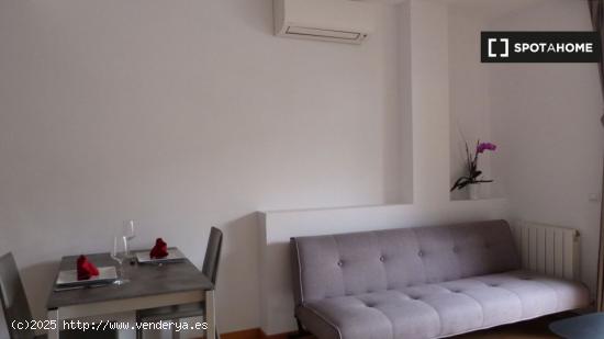 Moderno apartamento de 1 dormitorio con balcón en alquiler en Esquerra Eixample - BARCELONA