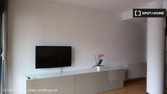 Moderno apartamento de 1 dormitorio con balcón en alquiler en Esquerra Eixample - BARCELONA