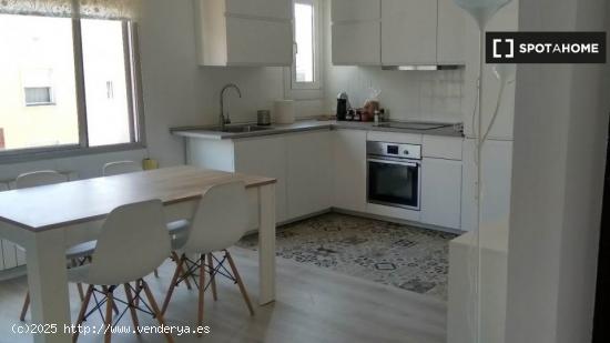 Moderno apartamento de 2 dormitorios en alquiler en Sant Martí. - BARCELONA