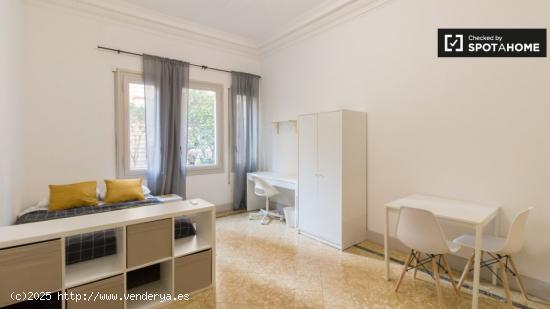 Se alquila habitación en piso de 8 habitaciones en Sant Gervasi - Galvany - BARCELONA