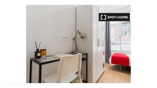 Habitaciones en apartamento de 7 dormitorios en Argüelles - MADRID