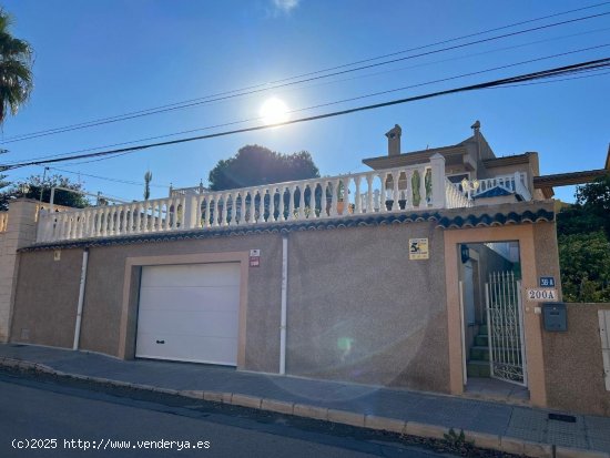 Villa en venta en Orihuela (Alicante)