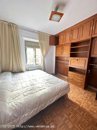  Se alquila habitación en piso compartido en Salamanca - SALAMANCA 