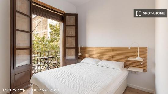 Apartamento de 2 dormitorios recientemente reformado - BARCELONA