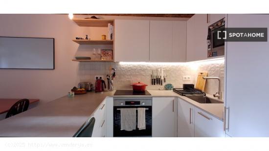 Apartamento entero de 2 dormitorios en Barcelona. - BARCELONA