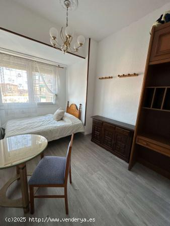  Se alquila habitación en piso compartido en Valladolid - VALLADOLID 