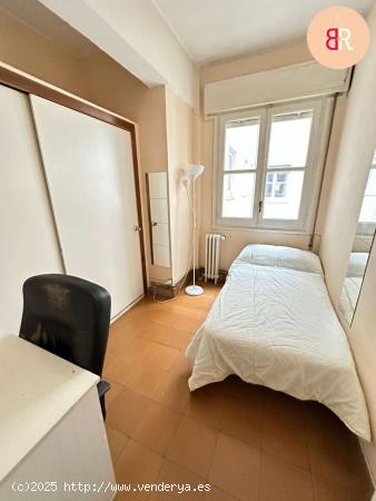  Se alquila habitación en piso compartido en Zaragoza - ZARAGOZA 