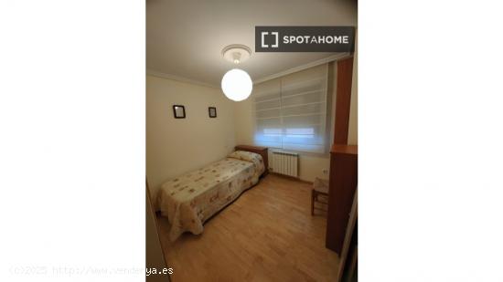 Se alquila habitación en piso compartido en Valladolid - VALLADOLID