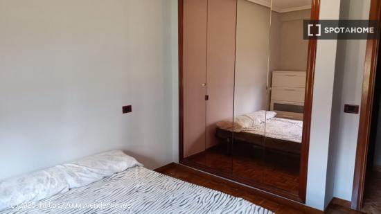 Se alquila habitación en piso compartido en Oviedo - ASTURIAS