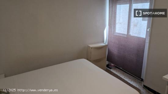 Se alquila habitación en piso compartido en Murcia - MURCIA