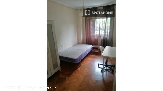 Se alquila habitación en piso compartido en Murcia - MURCIA