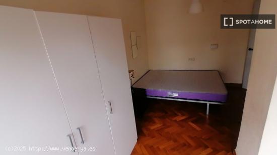 Se alquila habitación en piso compartido en Murcia - MURCIA