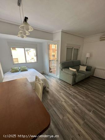  Se alquila habitación en piso compartido en Valencia - VALENCIA 