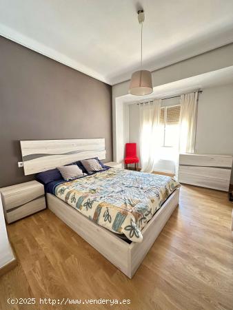  Se alquila habitación en piso compartido en Valencia - VALENCIA 