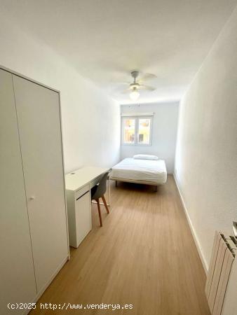  Se alquila habitación en piso compartido en Valencia - VALENCIA 