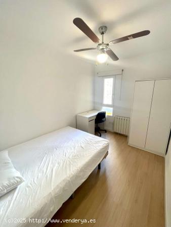  Se alquila habitación en piso compartido en Valencia - VALENCIA 