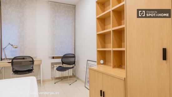 Alquiler de habitaciones en piso de 4 dormitorios en Chamartín - MADRID