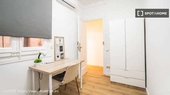 Habitación en piso compartido en barcelona. - BARCELONA