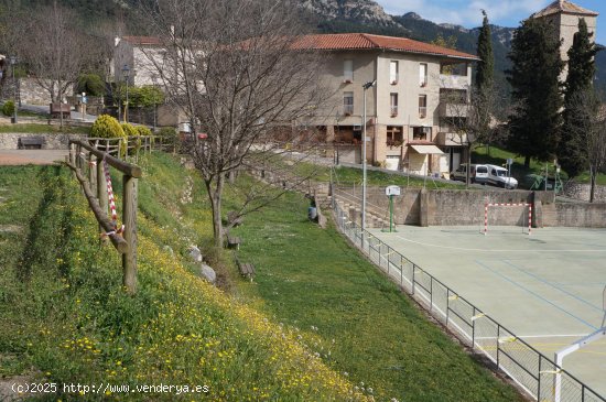 Hostal en venta  en Nou de Berguedà, La - Barcelona