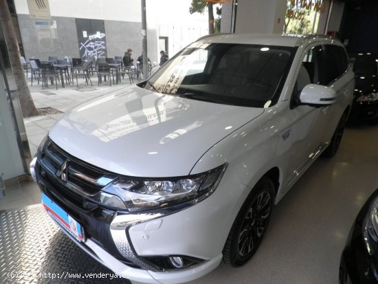  Mitsubishi Outlander PHEV KAITEKI 4WD ETIQ. AMB. AZUL/0 HYBRID ENCHUFABLE - Barcelona 