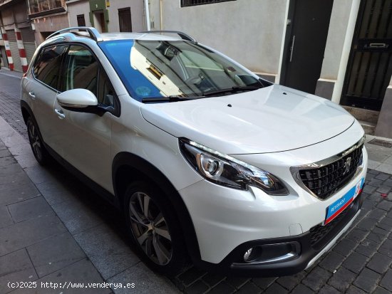 Peugeot 2008 1.2 Puretech GT Line Automático re-estrena único 6.900 Kms. un solo propietario - Bar