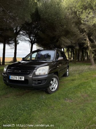  Kia Sportage 2.0 CRDi EX de 2006 con 190.000 Km por 5.000 EUR. en Salamanca 