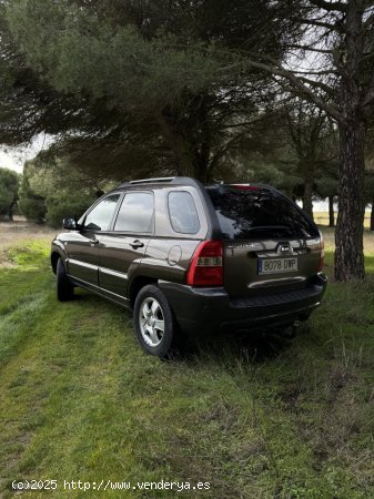 Kia Sportage 2.0 CRDi EX de 2006 con 190.000 Km por 5.000 EUR. en Salamanca