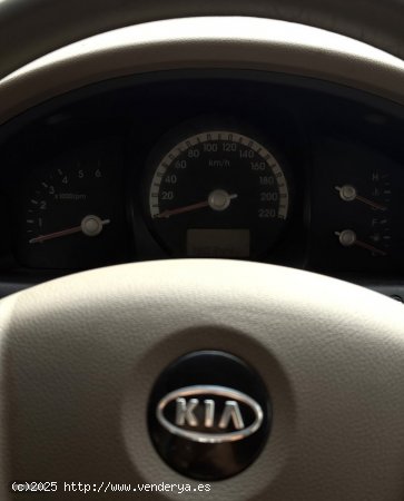 Kia Sportage 2.0 CRDi EX de 2006 con 190.000 Km por 5.000 EUR. en Salamanca