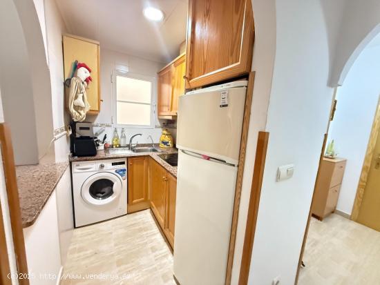 BONITO APARTAMENTO CENTRICO CON PISCINA COMUNITARIA Y PLAZA DE GARAJE - ALICANTE