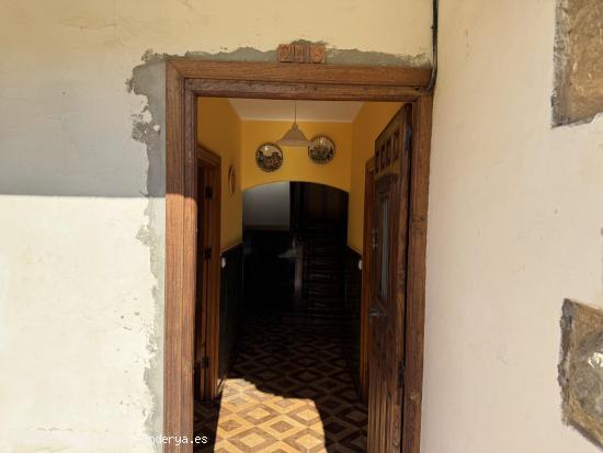 CASA PARA REHABILITAR CON AMPLIO TERRENO URBANO EN OREÑA - CANTABRIA