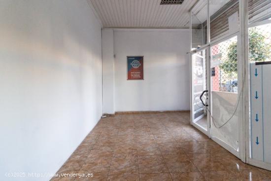 Local comercial en alquiler en Avda. Ausias March - VALENCIA