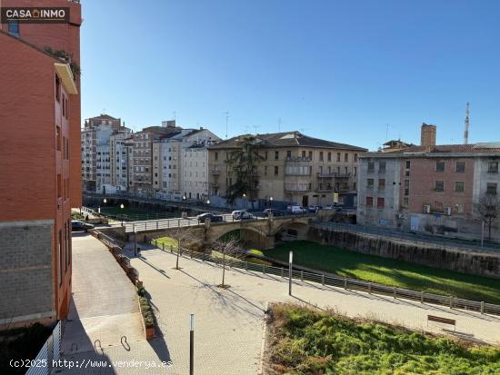 Venta de Casa en pleno centro de la ciudad - HUESCA