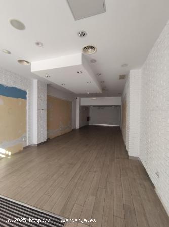 Alquiler Local Comercial de 90 metros en plena Av. Carlos III. - NAVARRA