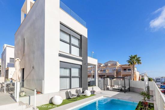  MODERNA VILLA EN LOS ALTOS. 4 DORM. 3 BAÑOS. PISCINA PRIVADA. - ALICANTE 