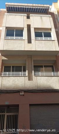 OPORTUNIDAD INVERSORES!!!! VENTA DE EDIFICIO EN MUY BUEN ESTADO ZONA CAROLINAS BAJAS - ALICANTE