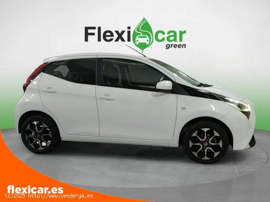 Toyota Aygo 1.0 70 x-play - Esplugues de Llobregat