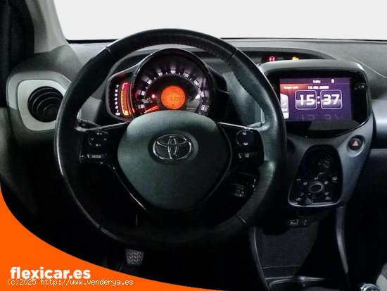 Toyota Aygo 1.0 70 x-play - Esplugues de Llobregat