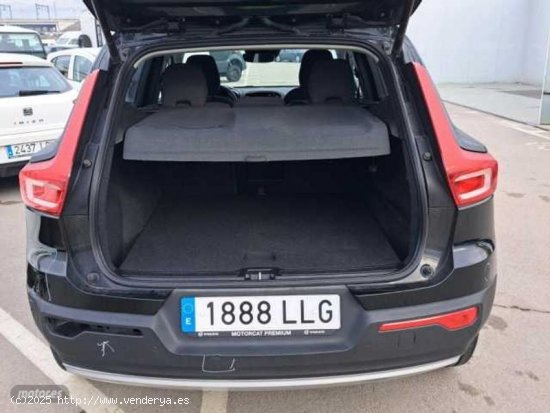 Volvo XC40 TODOTERRENO 1.5 T2 MOMENTUM PRO 129CV 5P de 2020 con 55.571 Km por 25.500 EUR. en Sevilla