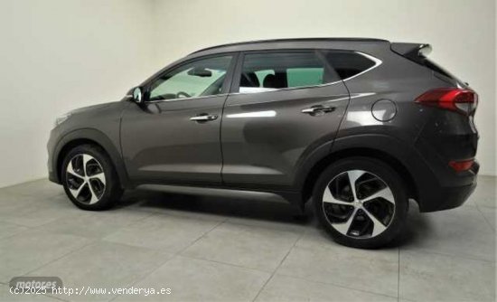 Hyundai Tucson 2.0 CRDi 136cv BlueDrive Tecno Sky 4x2 de 2016 con 111.635 Km por 18.990 EUR. en Vale