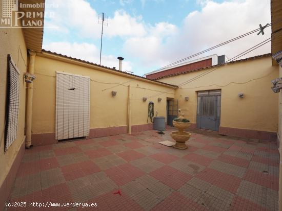  Casa de planta baja de 277 m2, con 4 dormitorios, garaje y patio por solo 120.000 € - CIUDAD REAL 