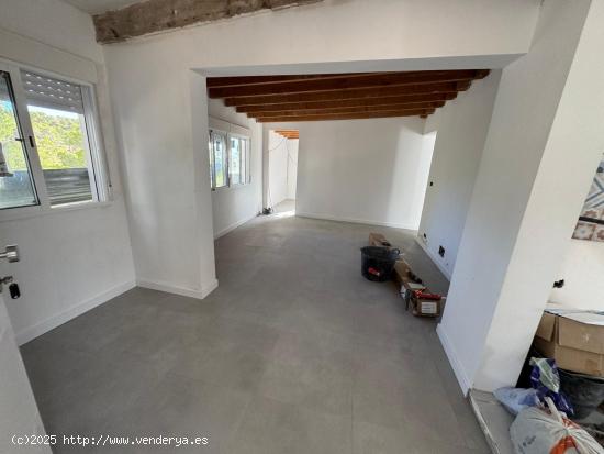  ¡Casa en venta con 2 habitaciones terreno de 940 m²  en Finestrat! 200.000€🏡✨ - ALICANTE 